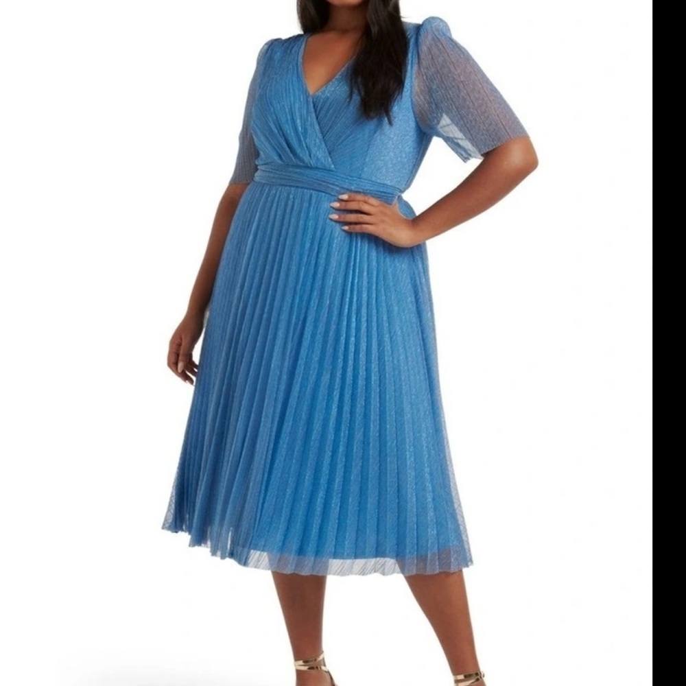 Ever New Isabella Plisse Midi Dress in Blue